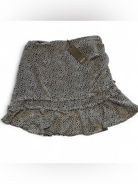 New with tags flowy mini skirt